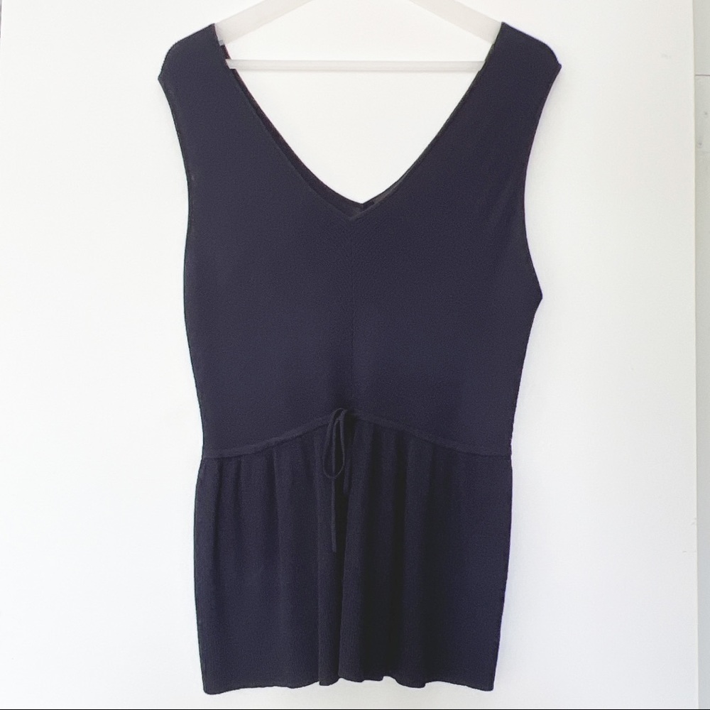 Theory Women V neck navy knit top Size M